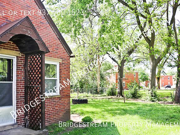 5th image of 403 Wallace Dr