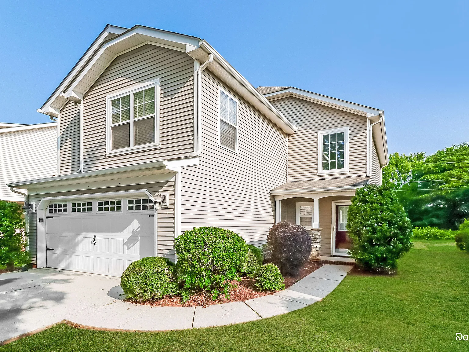 4 bed, 2.5 bath, 1914 sqft, $2,240 — Photo 3