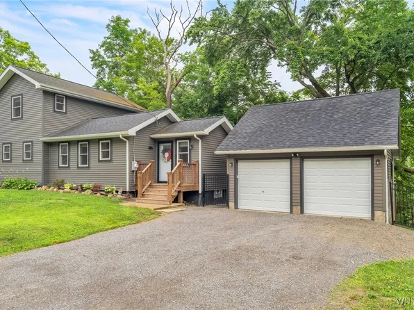 737 W Falls Rd, West Falls, NY 14170
