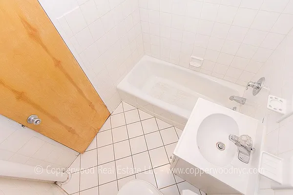 Rented by Copperwood Real Estate | media 17