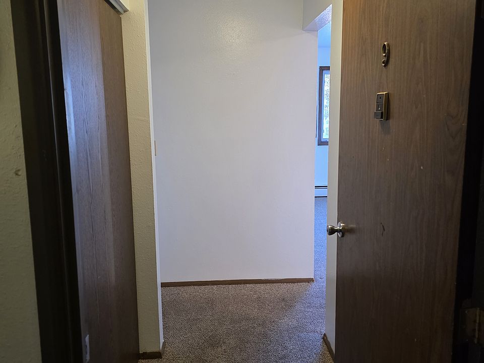 1st image of 618 Heritage Dr #9