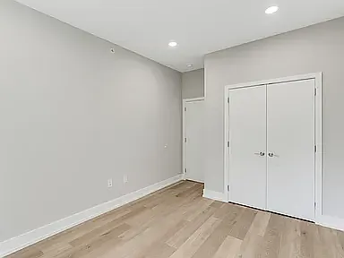 402 E Walnut Ln #12B — Photo 5