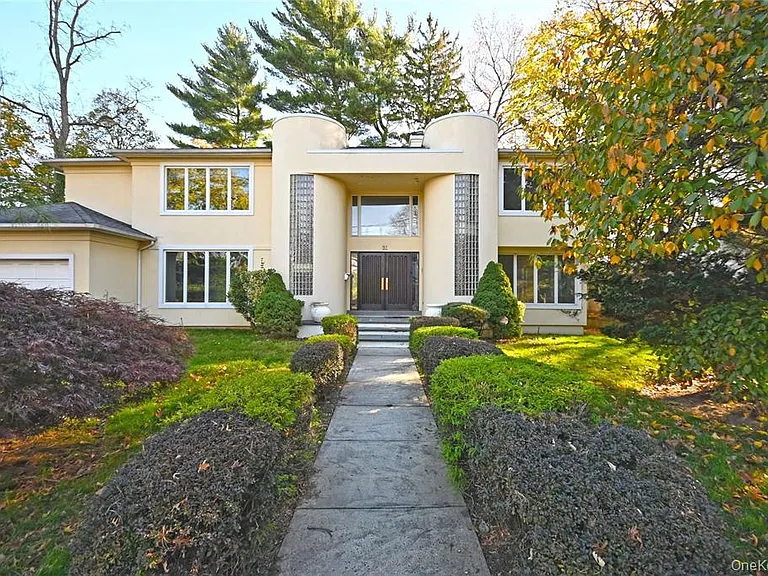 24 Warwick Rd — Photo 1