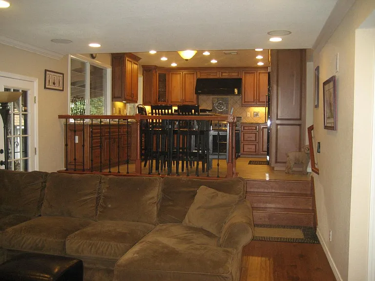 748 Syracuse Dr — Photo 8