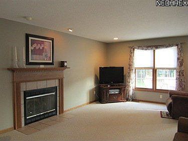 4th image of 17 Edgewood Ct