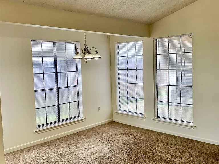 16084 Derby Ave — Photo 3