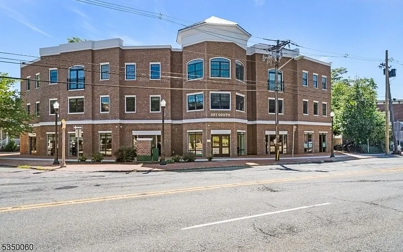 501 South Ave #202