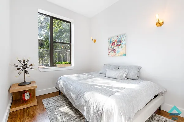 Rented by EXR | media 40