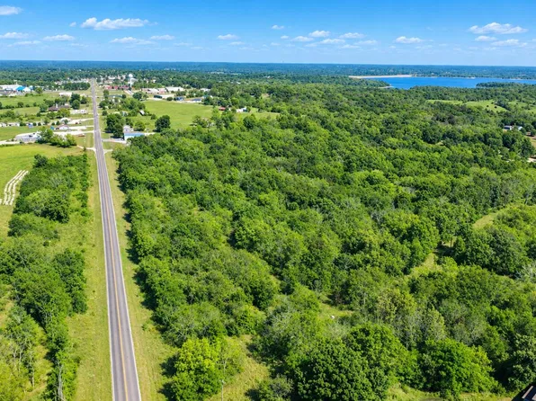 000 S 39 Highway, Stockton, MO 65785