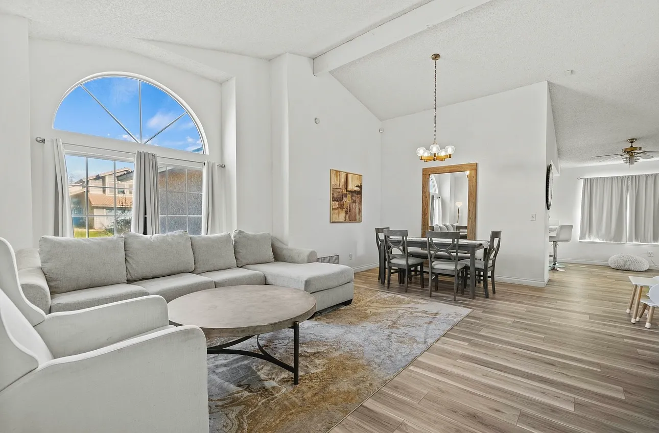 752 E Avenue J9 — Photo 1
