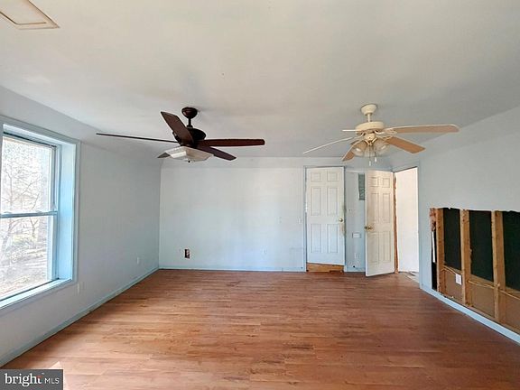 3rd image of 1709 Emerson Ave