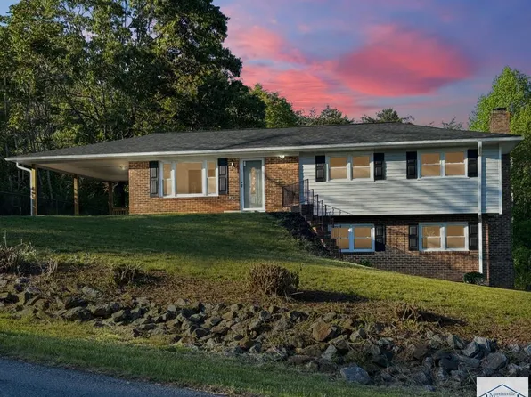 470 Parkway Dr, Martinsville, VA 24112