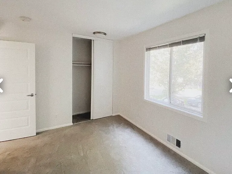 521 Broadway Ave N — Photo 10