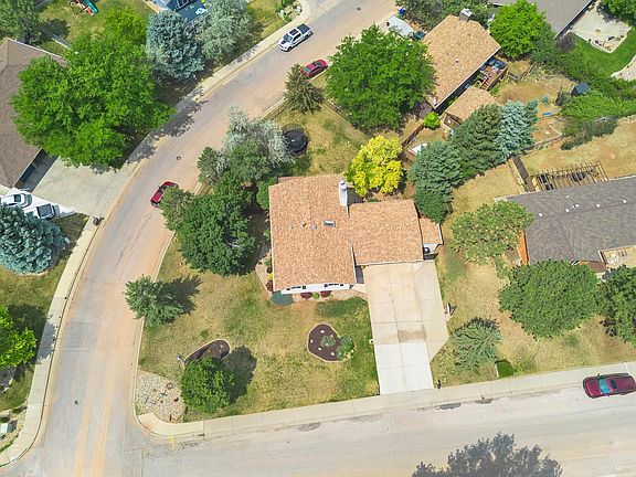 3rd image of 3601 Meadowbrook Dr
