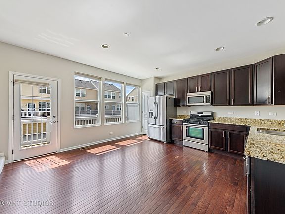 5th image of 809 E Hamlin Ln