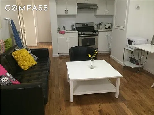 Rented by Compass | media 10