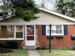 2205 Cleveland St, Evanston, IL 60202