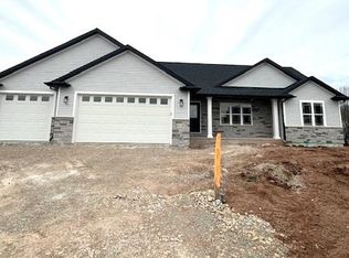 2142 Brie Ct, Menasha, WI 54952