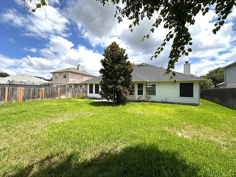 6708 Bancroft Woods Dr — Photo 28