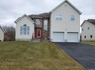 43 Hibbing Way, Newburgh, NY 12550