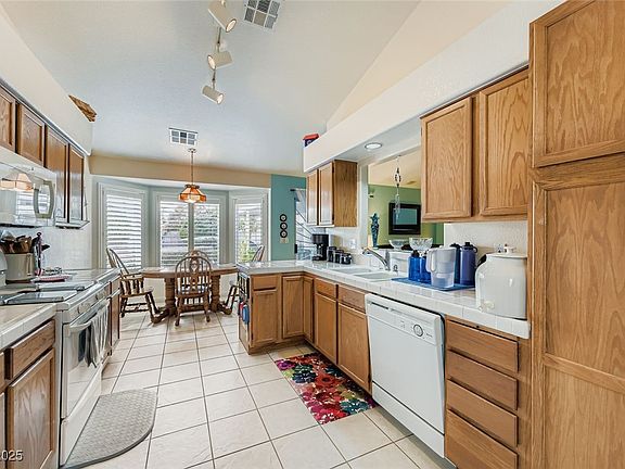 5th image of 7801 Safari Ln