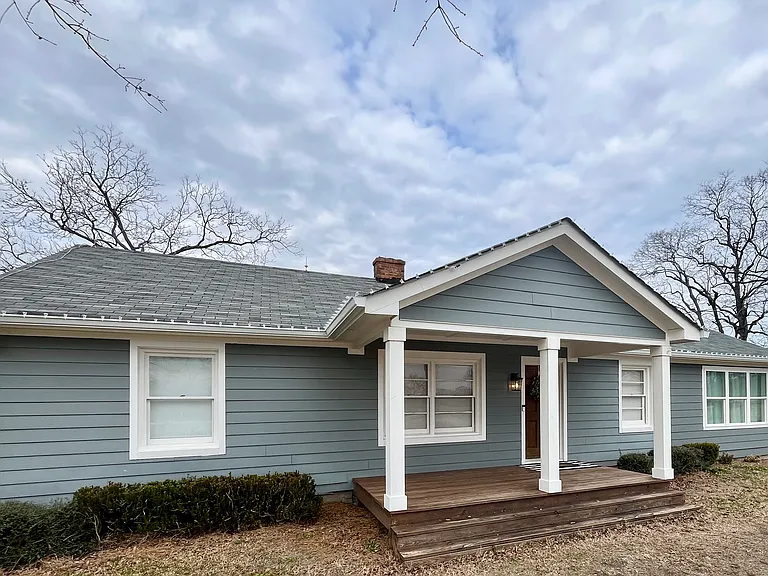 1260 Main St E — Photo 17
