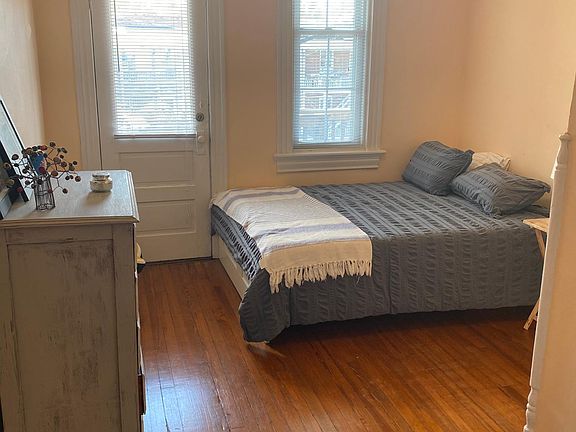 4th image of 17 N Arthur Ashe Blvd APT 2