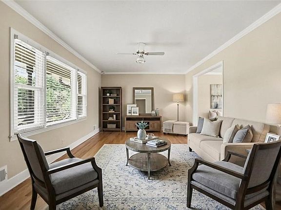 3rd image of 3419 Columbia Ct