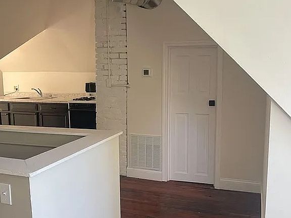 2nd image of 114 Blackburn Ave APT 5