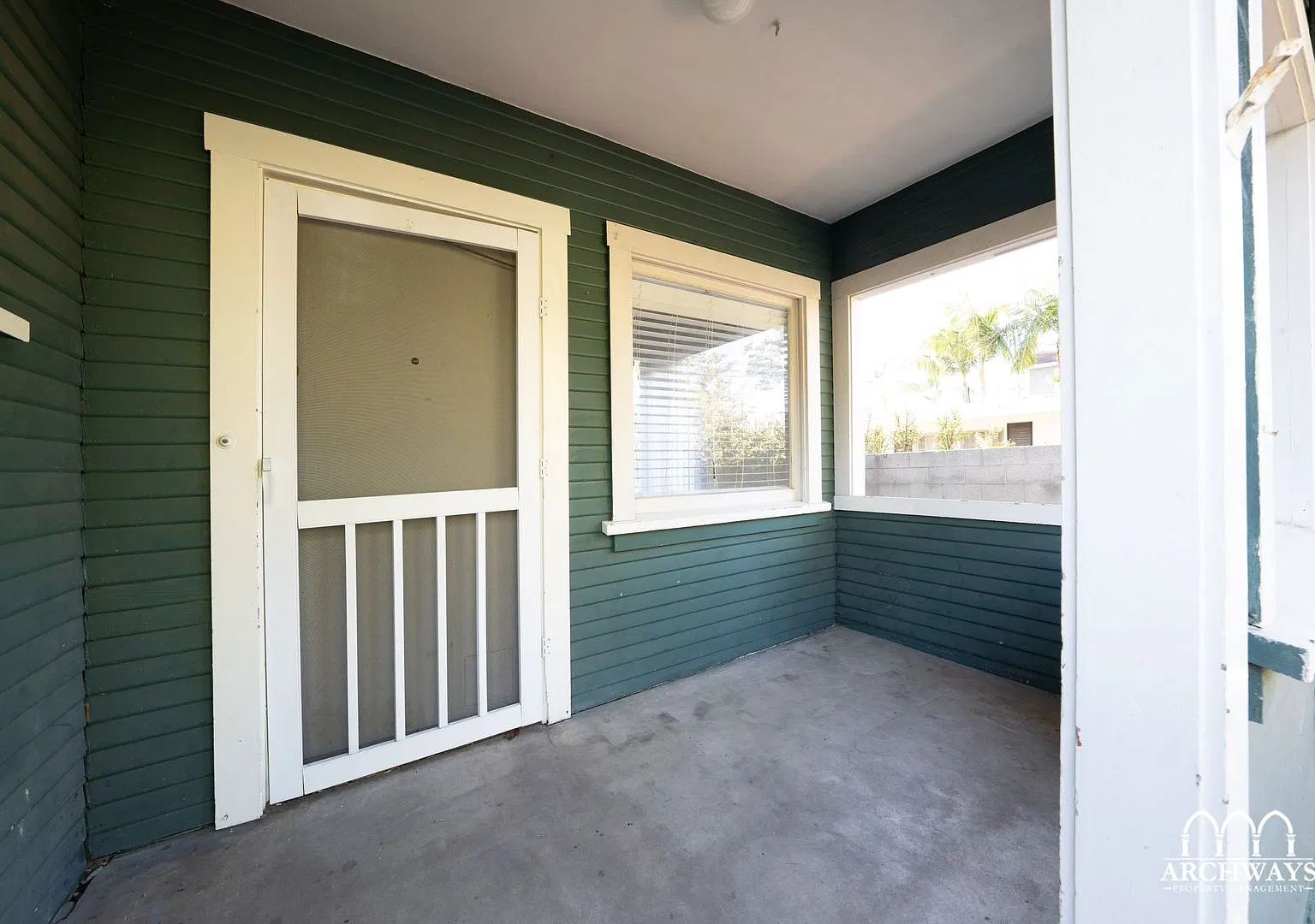 House for Rent with private yard in Santa Monica — Photo 3