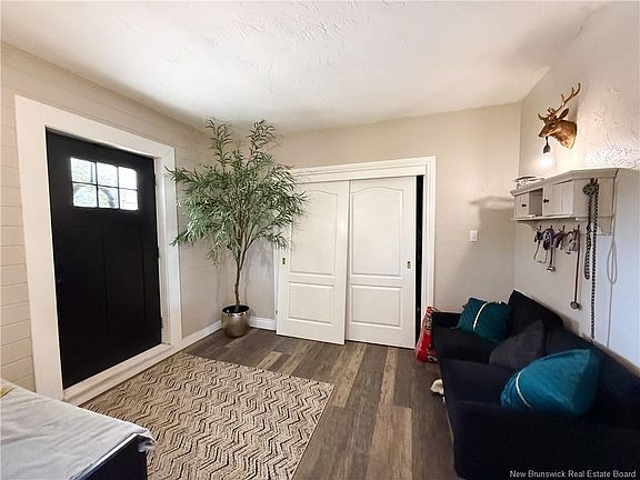 4th image of 11 Valleyview Dr