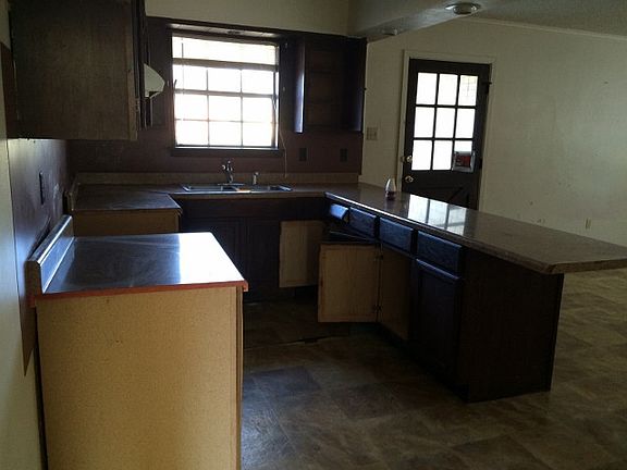 3rd image of 1111 E 1st St