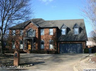 2402 Surrey Ln SE, Decatur, AL 35601