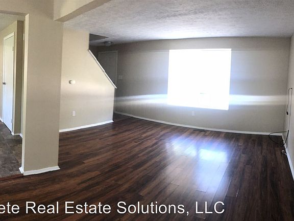 4th image of 10309 Woodhaven Cir