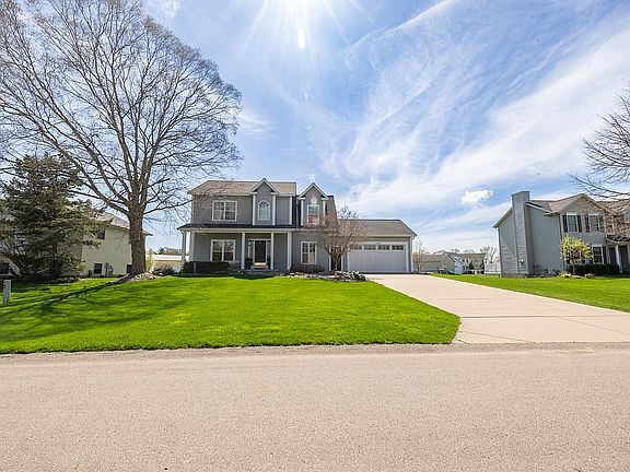 4th image of 10498 Greystone Dr