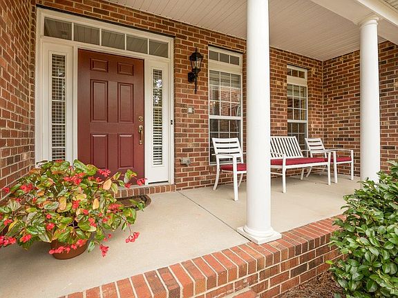 2nd image of 301 Beech Bluff Dr