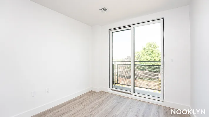 Rented by Nooklyn NYC LLC | media 31