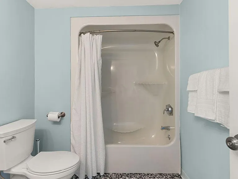 911 Ocean Blvd #9 — Photo 24