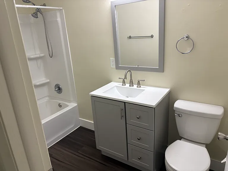 1685 Jane Dr #4 — Photo 2