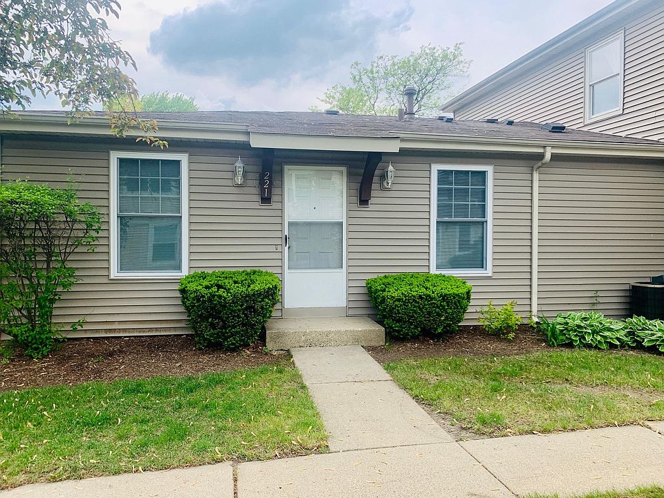 1st image of 221 Winfield Ct