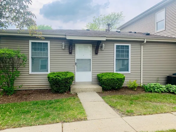 221 Winfield Ct, Vernon Hills, IL 60061