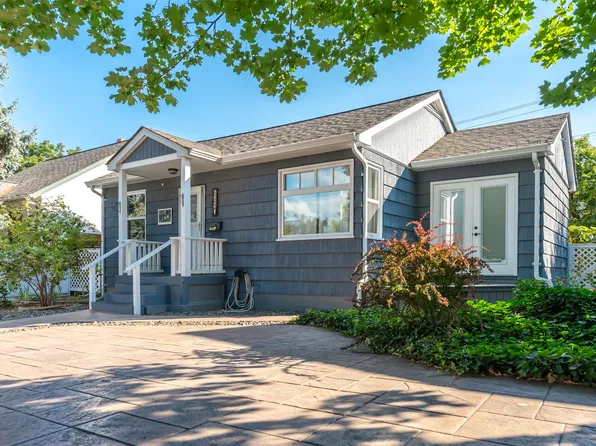 1110 Kilwinning St, Penticton, BC V2A 4P1