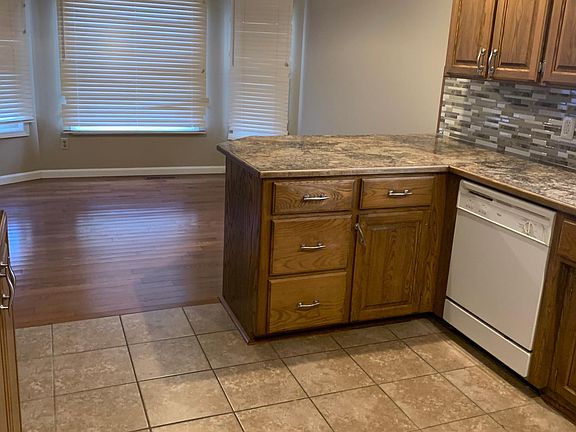 5th image of 4510 S Drury Ct