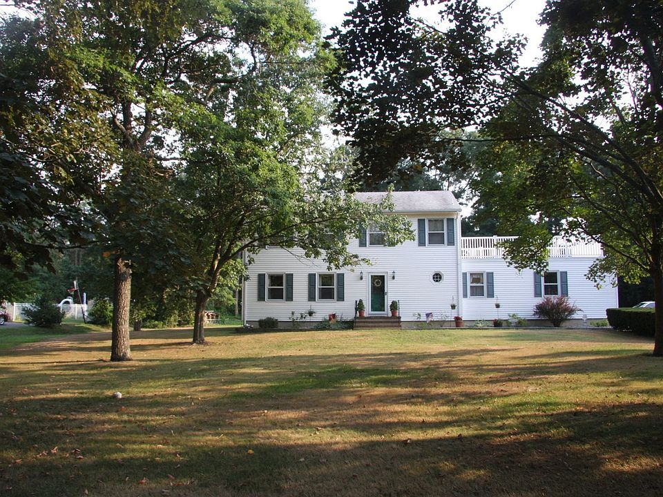 Great Home, Beautiful Property, Fantastic Neighborhood!