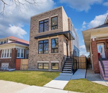 (Undisclosed Address), Chicago, IL, 60639