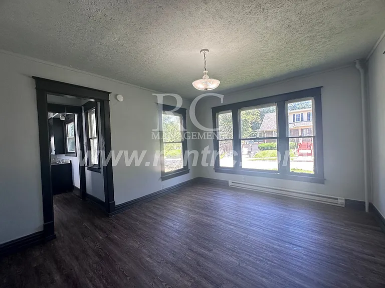 1434 N Walnut St — Photo 10