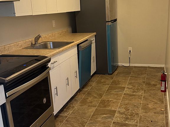 4th image of 2 Hackensack St #8