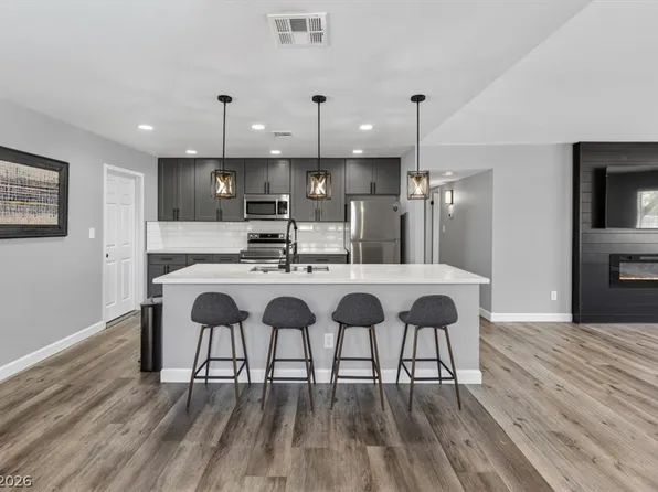 3210 Bluebird St, Las Vegas, NV 89121