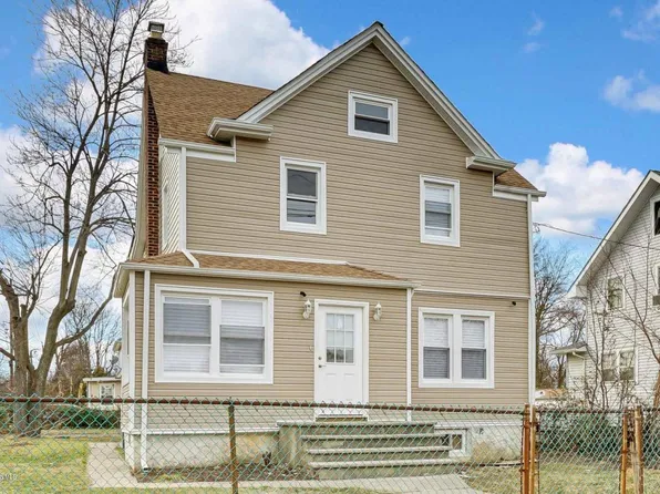 824 Chestnut St, Roselle, NJ 07203