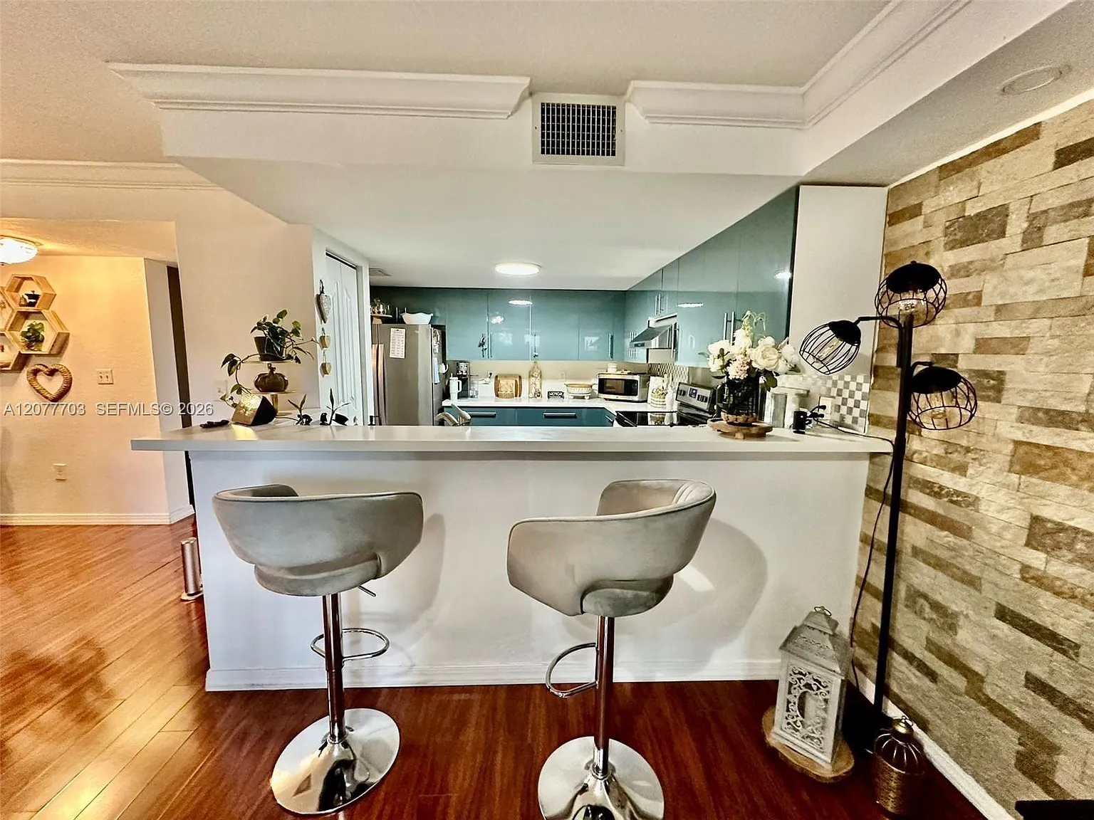 Ibis Villas At Doral Cond — Photo 3